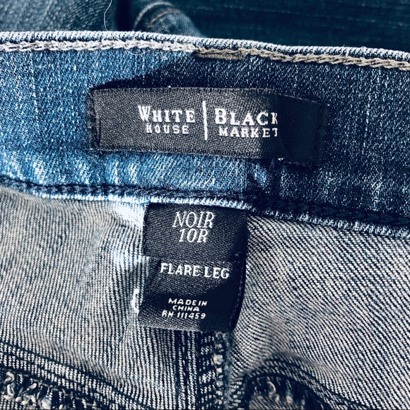 WHBM Flare Leg Mid-Rise Blue Jeans. - Picture 7 of 8